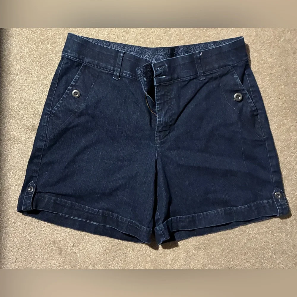 NWOT Woman’s Gloria Vanderbilt Dark Blue Jean Shorts - Picture 1 of 4